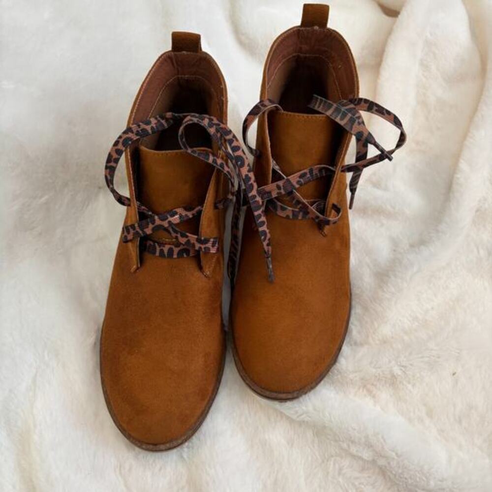Hey Girl by Corkys Totes Chelsea Boots Faux Suede Brown + Leopard Laces Size 8 - Picture 3 of 8